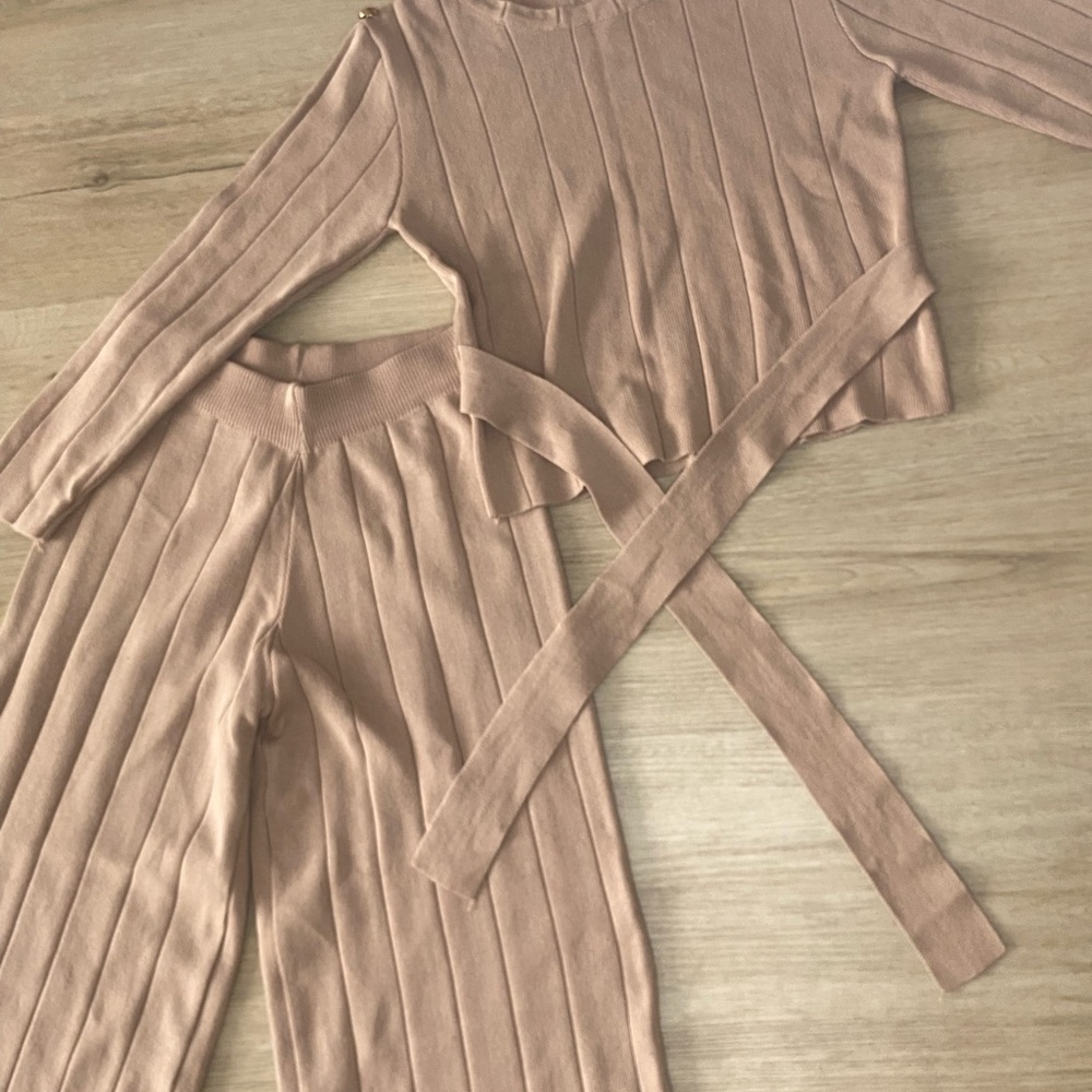 Beige Ribbed Knit Two-Piece Set - Picture 2 of 2